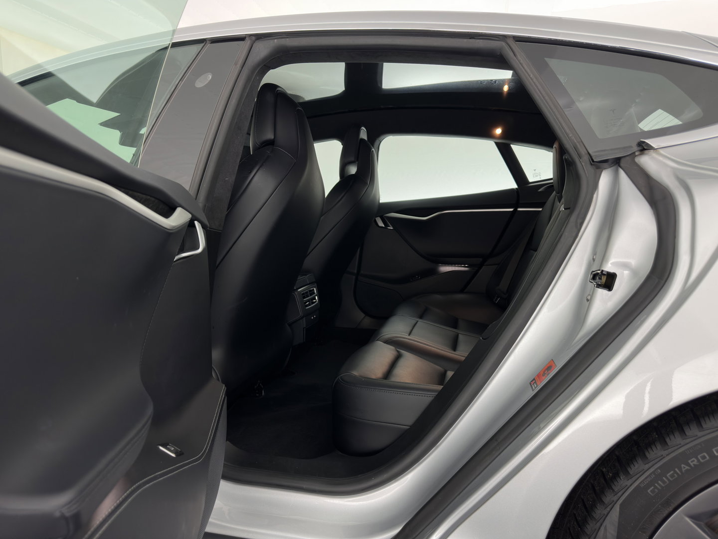 Tesla Model S 75D Base AWD [3-Fase-17kW] {SoH-87%} (INCL-BTW) Aut. *PANO | LEATHER | AIRSUSPENION | FULL-LED | NAVI-FULLMAP | KEYLESS | MEMORY-PACK | HEATED-COMFORTSEATS | DIGI-COCKPIT | AUTO-PILOT | 19"ALU*