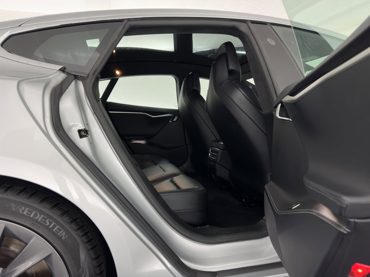 Tesla Model S 75D Base AWD [3-Fase-17kW] {SoH-87%} (INCL-BTW) Aut. *PANO | LEATHER | AIRSUSPENION | FULL-LED | NAVI-FULLMAP | KEYLESS | MEMORY-PACK | HEATED-COMFORTSEATS | DIGI-COCKPIT | AUTO-PILOT | 19"ALU*