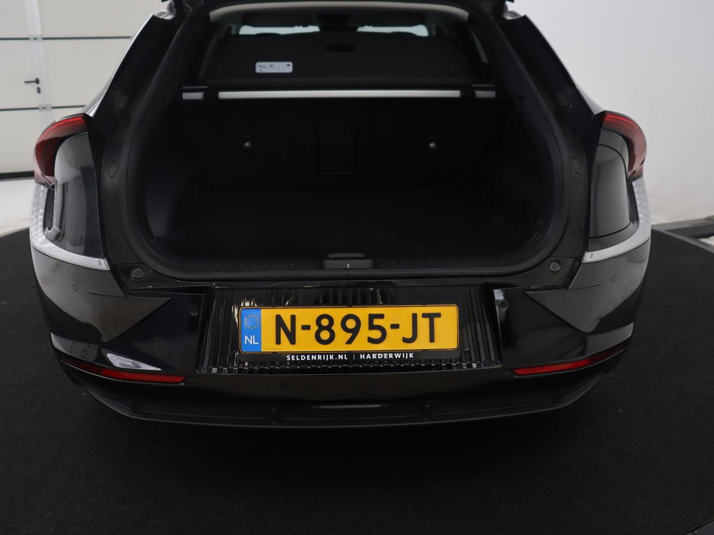 Kia Ev6 Plus 77.4 kWh SOH 94,2% | LED | Meridian Sound | Camera | Apple Carplay | Stoelverwarming/ventilatie |