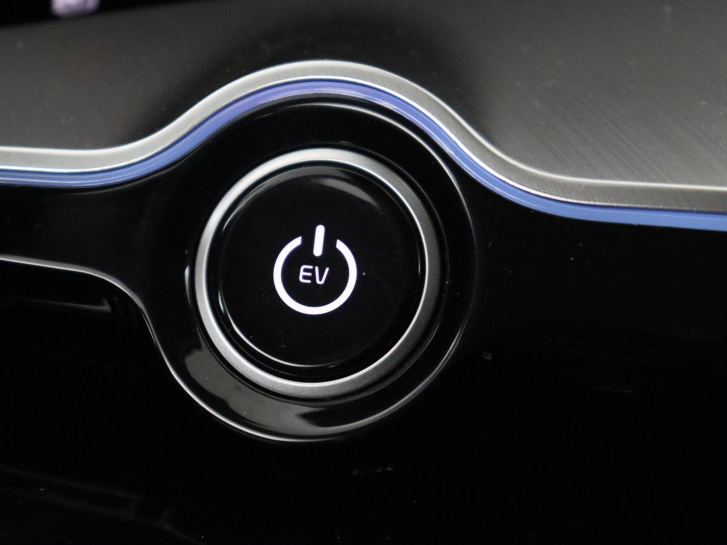 Kia Ev6 Plus 77.4 kWh SOH 94,2% | LED | Meridian Sound | Camera | Apple Carplay | Stoelverwarming/ventilatie |