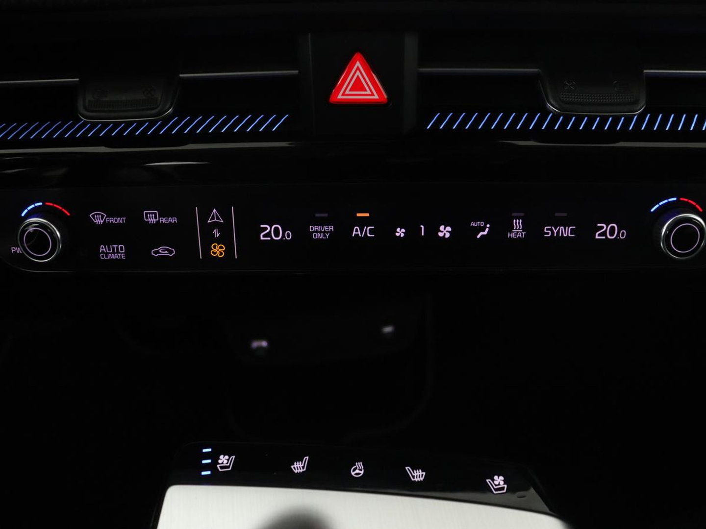 Kia Ev6 Plus 77.4 kWh SOH 94,2% | LED | Meridian Sound | Camera | Apple Carplay | Stoelverwarming/ventilatie |