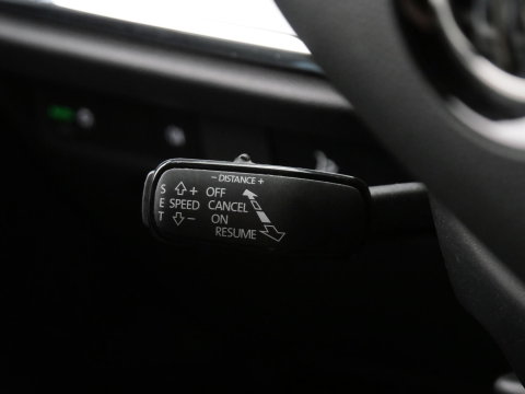 Škoda Enyaq iV 60 WARMTEPOMP/ ADAPTIVE CRUISE/ TREKHAAK/ BLINDSPOT/ CAMERA/ SOH 90%
