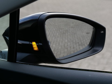 Škoda Enyaq iV 60 WARMTEPOMP/ ADAPTIVE CRUISE/ TREKHAAK/ BLINDSPOT/ CAMERA/ SOH 90%