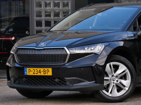Škoda Enyaq iV 60 WARMTEPOMP/ ADAPTIVE CRUISE/ TREKHAAK/ BLINDSPOT/ CAMERA/ SOH 90%