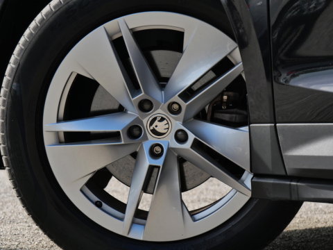 Škoda Enyaq iV 60 WARMTEPOMP/ ADAPTIVE CRUISE/ TREKHAAK/ BLINDSPOT/ CAMERA/ SOH 90%