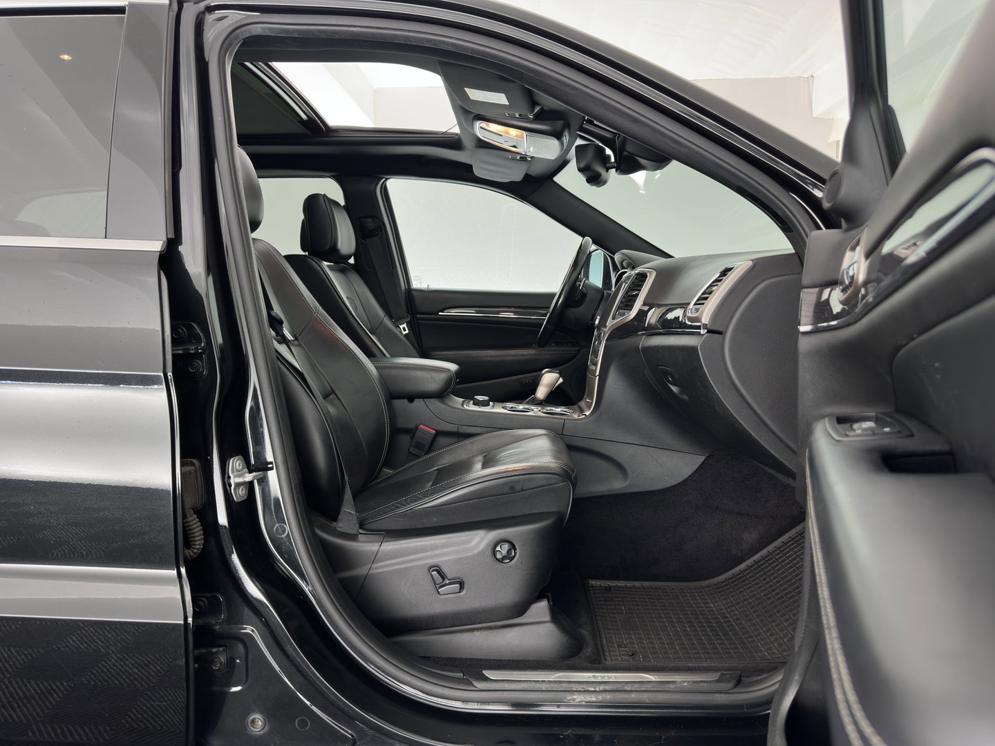 Jeep Grand Cherokee 3.0 CRD 75TH ANNIVERSARY OVERLAND *AUT | PANO |  FULL-LEATHER | XENON | AIR-SUSPENSION | BLIS | MEMORY-PACK | CAMERA | KEYLESS | NAVI-FULLMAP | TOWBAR | COMFORT-SEATS | SHIFT-PADDLES |  DAB+