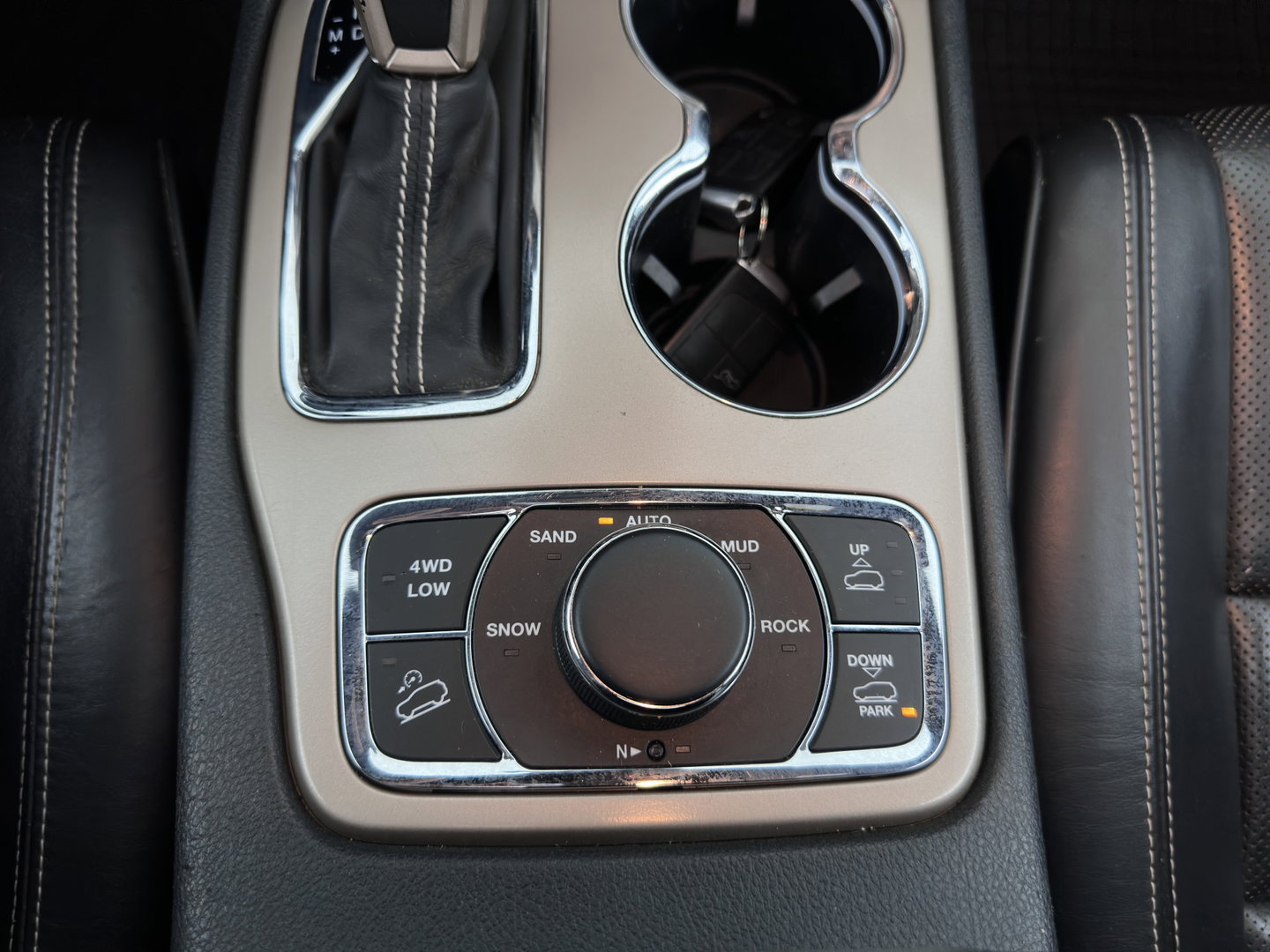 Jeep Grand Cherokee 3.0 CRD 75TH ANNIVERSARY OVERLAND *AUT | PANO |  FULL-LEATHER | XENON | AIR-SUSPENSION | BLIS | MEMORY-PACK | CAMERA | KEYLESS | NAVI-FULLMAP | TOWBAR | COMFORT-SEATS | SHIFT-PADDLES |  DAB+