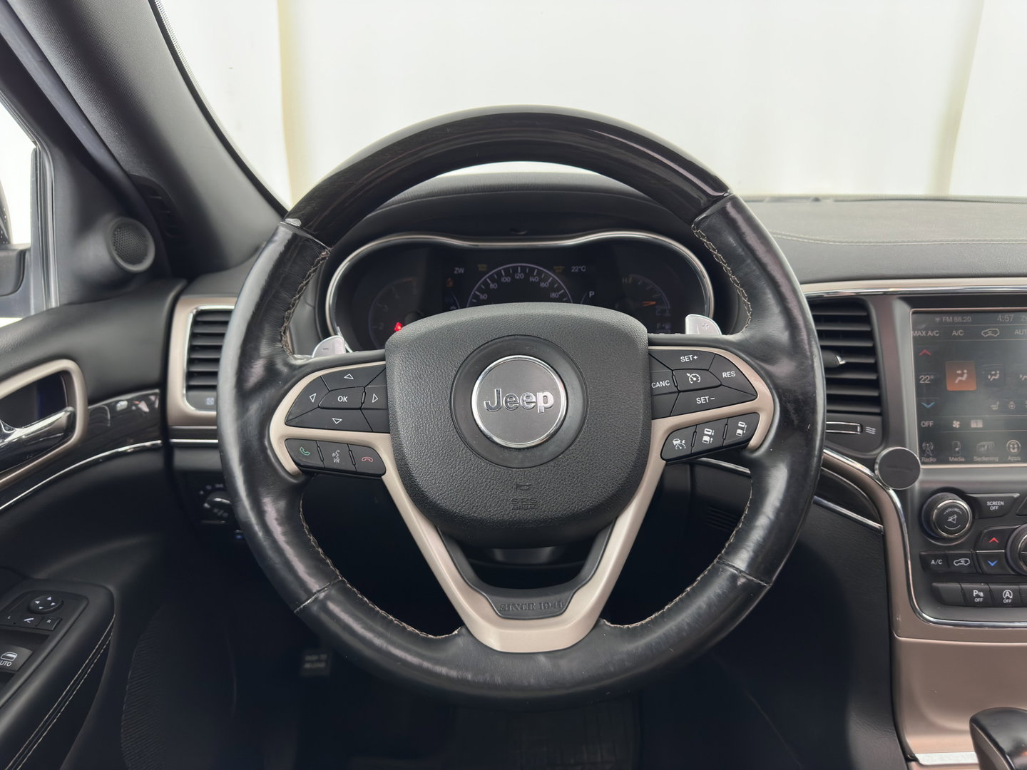 Jeep Grand Cherokee 3.0 CRD 75TH ANNIVERSARY OVERLAND *AUT | PANO |  FULL-LEATHER | XENON | AIR-SUSPENSION | BLIS | MEMORY-PACK | CAMERA | KEYLESS | NAVI-FULLMAP | TOWBAR | COMFORT-SEATS | SHIFT-PADDLES |  DAB+