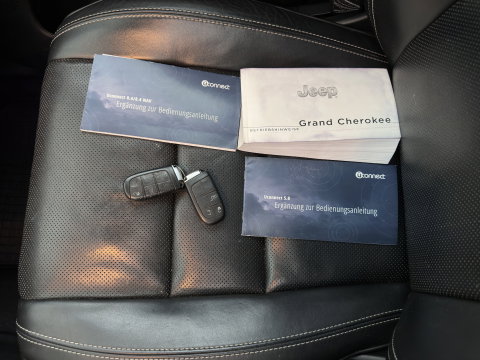 Jeep Grand Cherokee 3.0 CRD 75TH ANNIVERSARY OVERLAND *AUT | PANO |  FULL-LEATHER | XENON | AIR-SUSPENSION | BLIS | MEMORY-PACK | CAMERA | KEYLESS | NAVI-FULLMAP | TOWBAR | COMFORT-SEATS | SHIFT-PADDLES |  DAB+