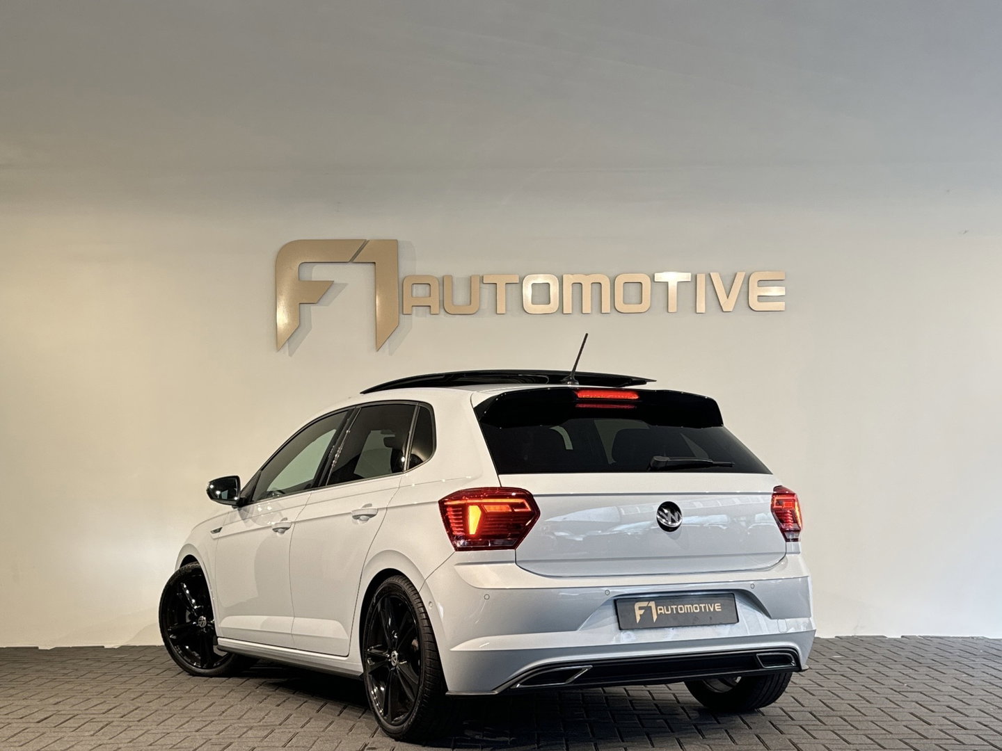 Volkswagen Polo 1.0 TSI Highline Business R Pano|Camera|ACC|DCC