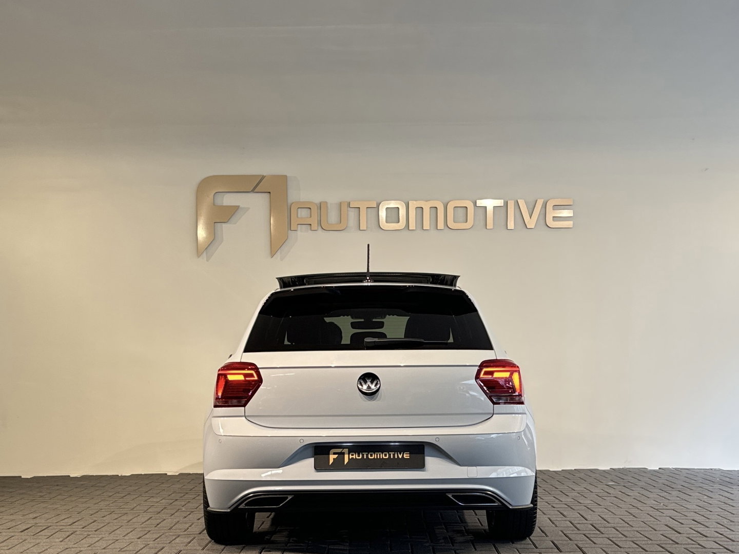Volkswagen Polo 1.0 TSI Highline Business R Pano|Camera|ACC|DCC