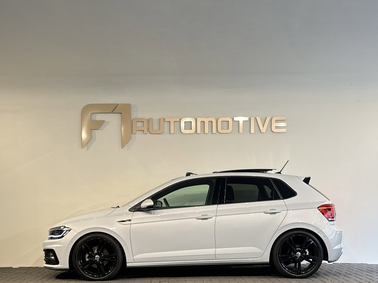 Volkswagen Polo 1.0 TSI Highline Business R Pano|Camera|ACC|DCC