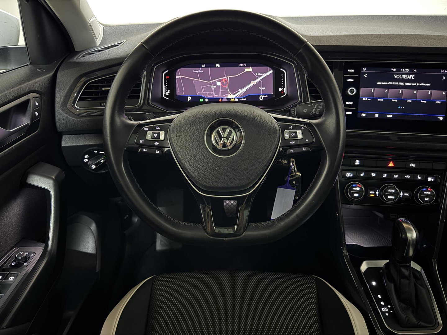 Volkswagen T-Roc 1.5 TSI Sport Pano Virtual Acc Carplay Navi NAP