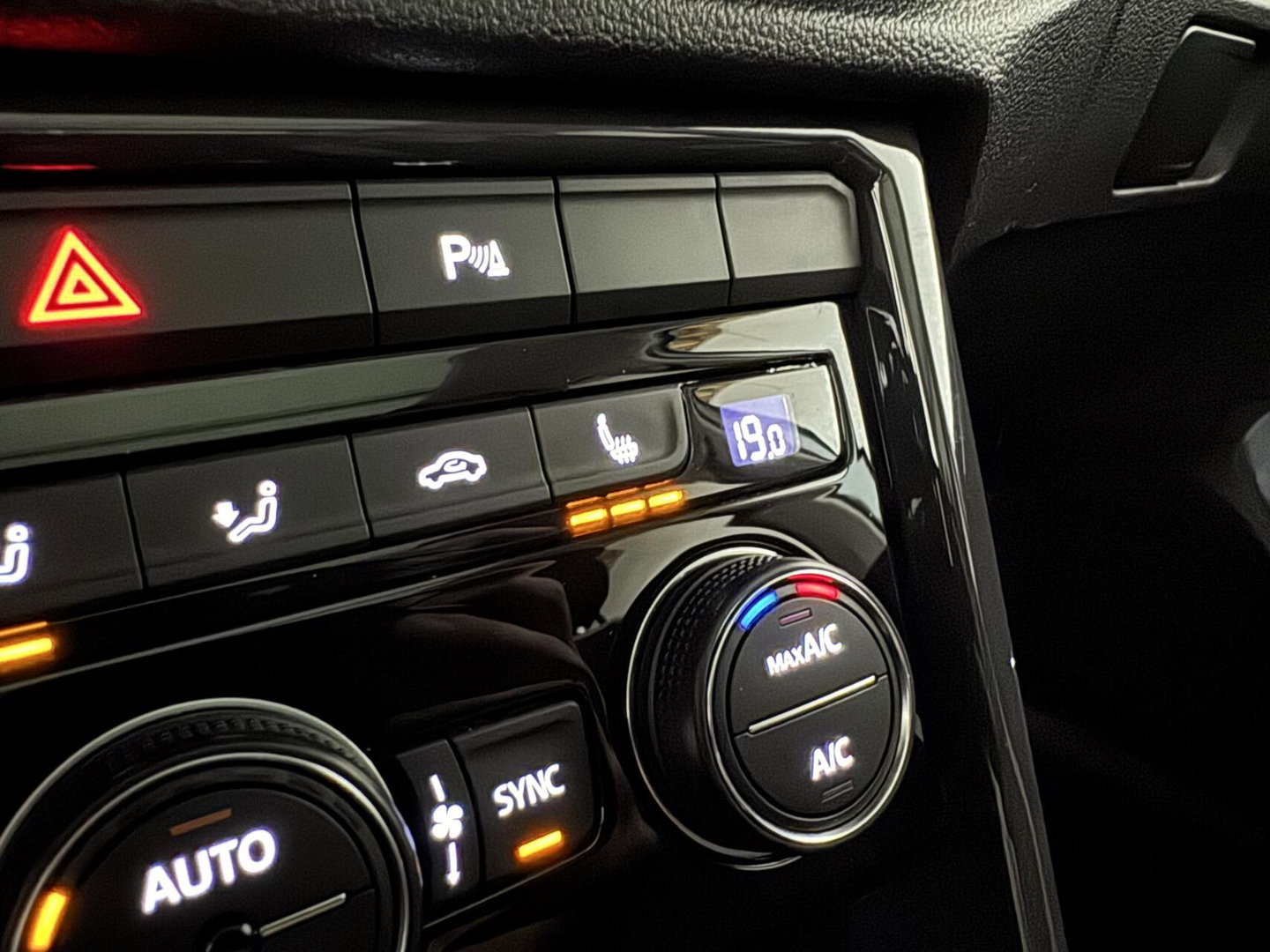 Volkswagen T-Roc 1.5 TSI Sport Pano Virtual Acc Carplay Navi NAP