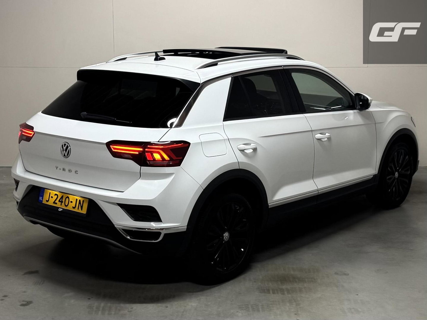 Volkswagen T-Roc 1.5 TSI Sport Pano Virtual Acc Carplay Navi NAP