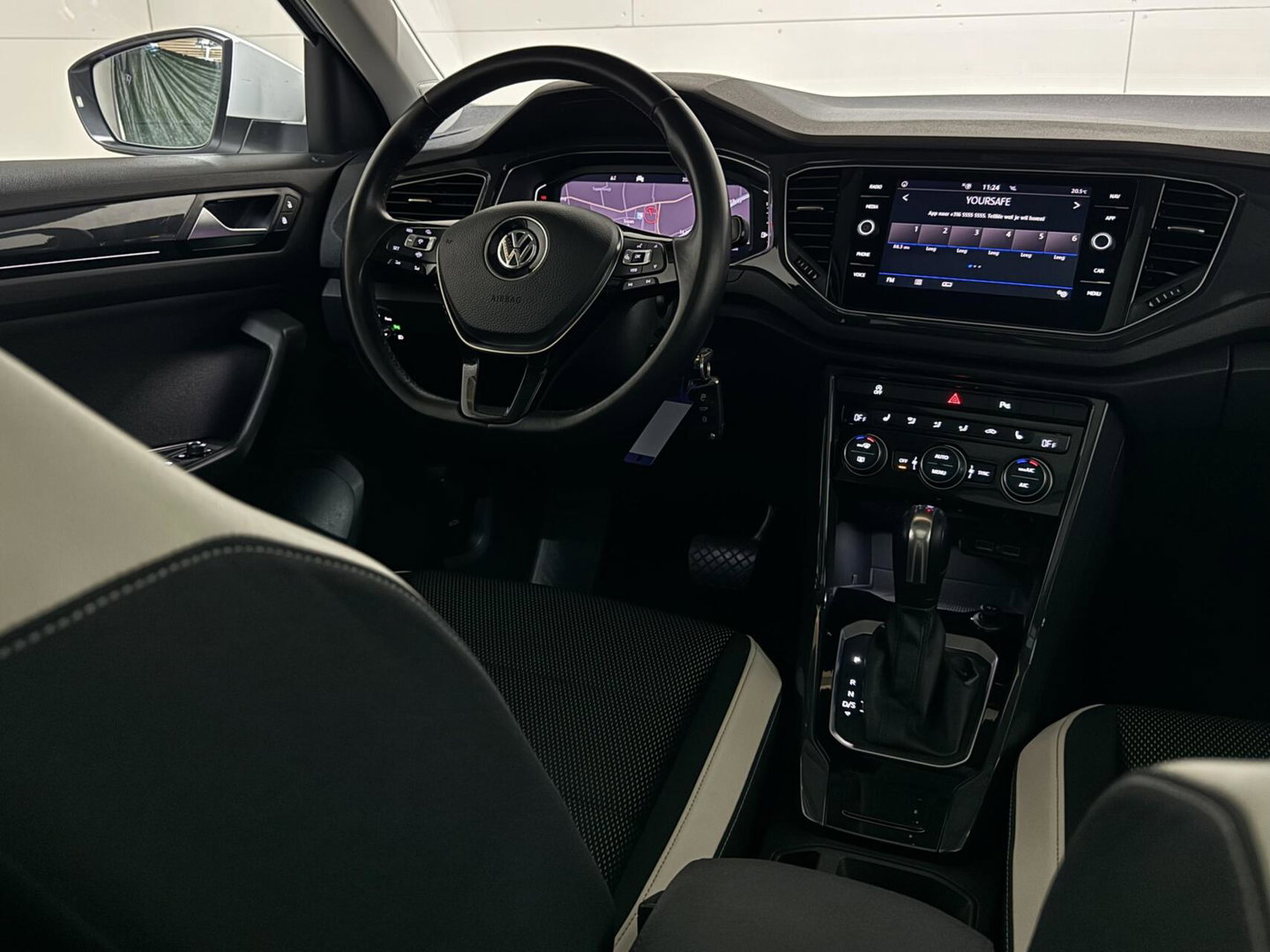 Volkswagen T-Roc 1.5 TSI Sport Pano Virtual Acc Carplay Navi NAP