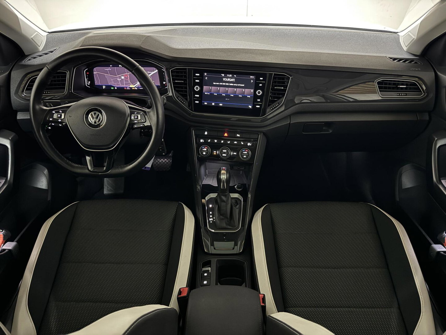 Volkswagen T-Roc 1.5 TSI Sport Pano Virtual Acc Carplay Navi NAP