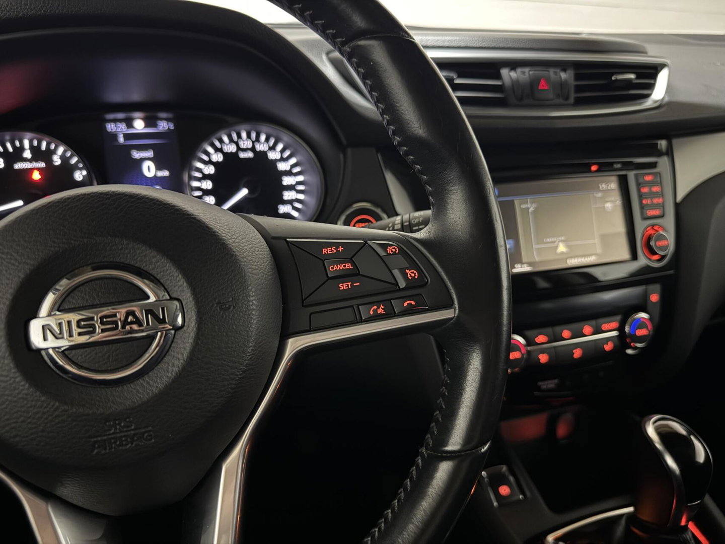 Nissan QASHQAI 1.2 Tekna Pano 360° Navi Cruise Trekh. NAP