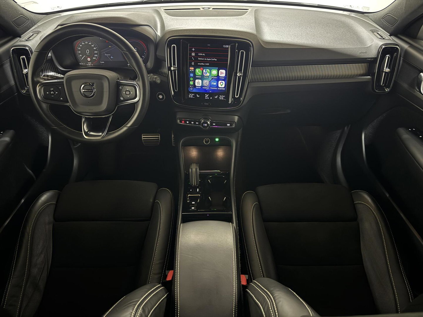 Volvo XC40 1.5 T5 Recharge R-Design Carplay Navi Cruise Camera Trekh.