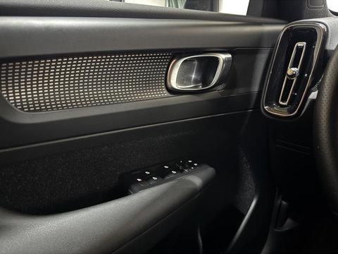 Volvo XC40 1.5 T5 Recharge R-Design Carplay Navi Cruise Camera Trekh.