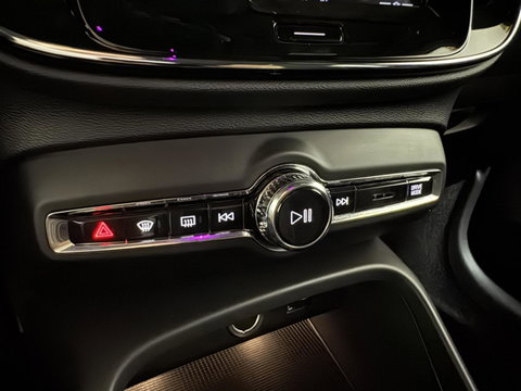 Volvo XC40 1.5 T5 Recharge R-Design Carplay Navi Cruise Camera Trekh.