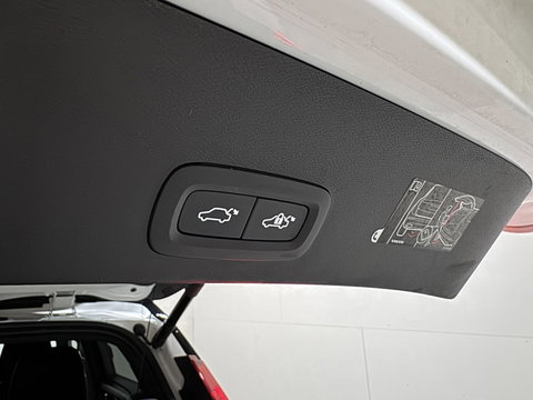 Volvo XC40 1.5 T5 Recharge R-Design Carplay Navi Cruise Camera Trekh.
