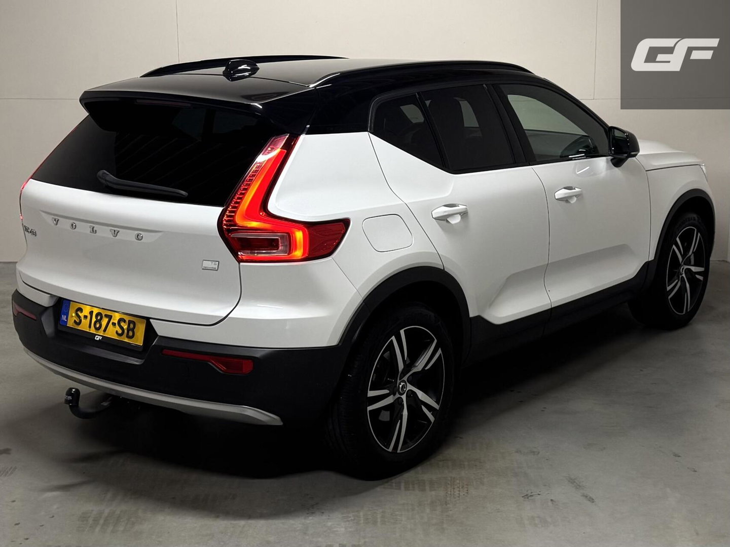 Volvo XC40 1.5 T5 Recharge R-Design Carplay Navi Cruise Camera Trekh.