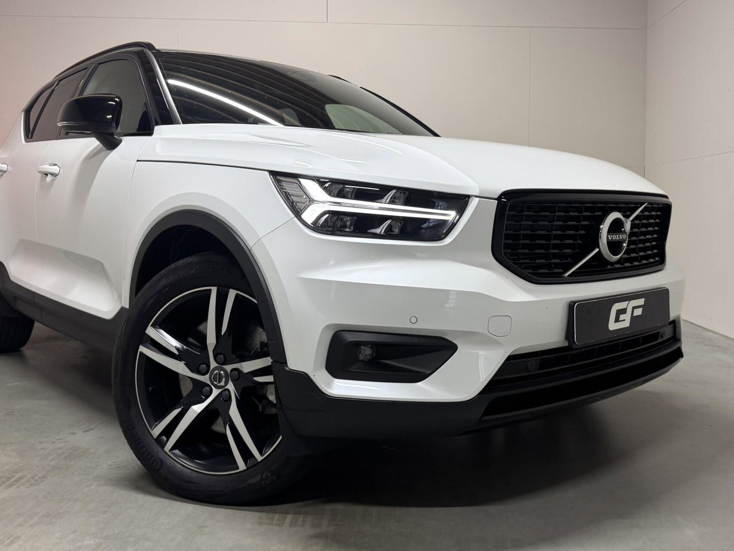 Volvo XC40 1.5 T5 Recharge R-Design Carplay Navi Cruise Camera Trekh.