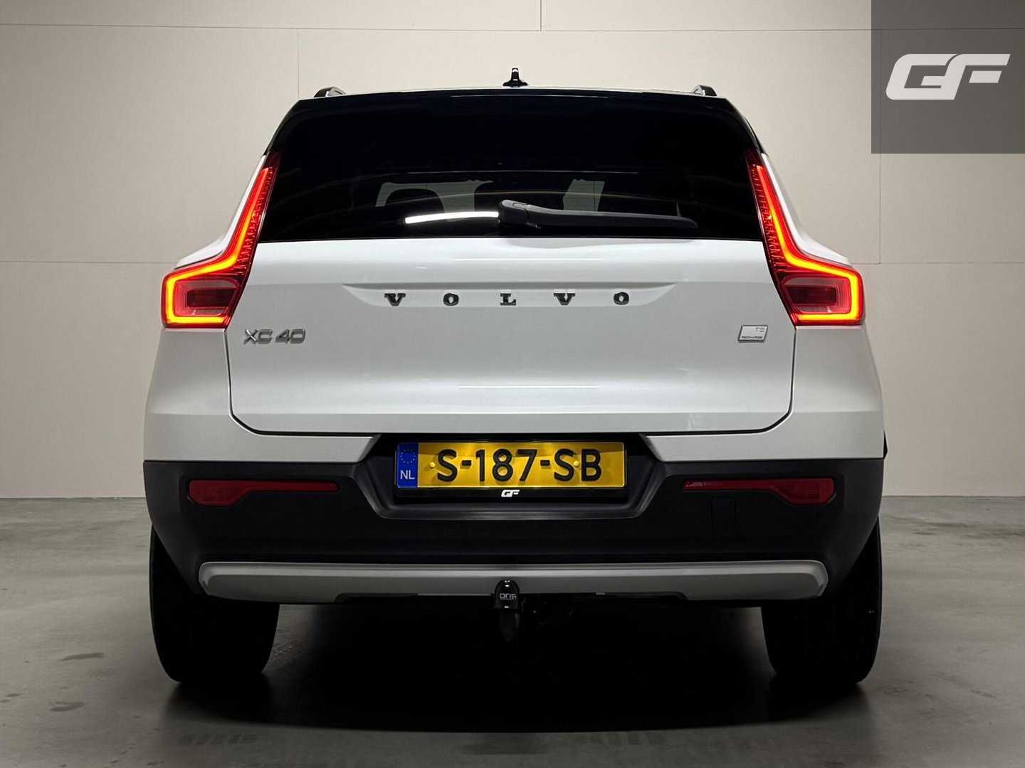 Volvo XC40 1.5 T5 Recharge R-Design Carplay Navi Cruise Camera Trekh.