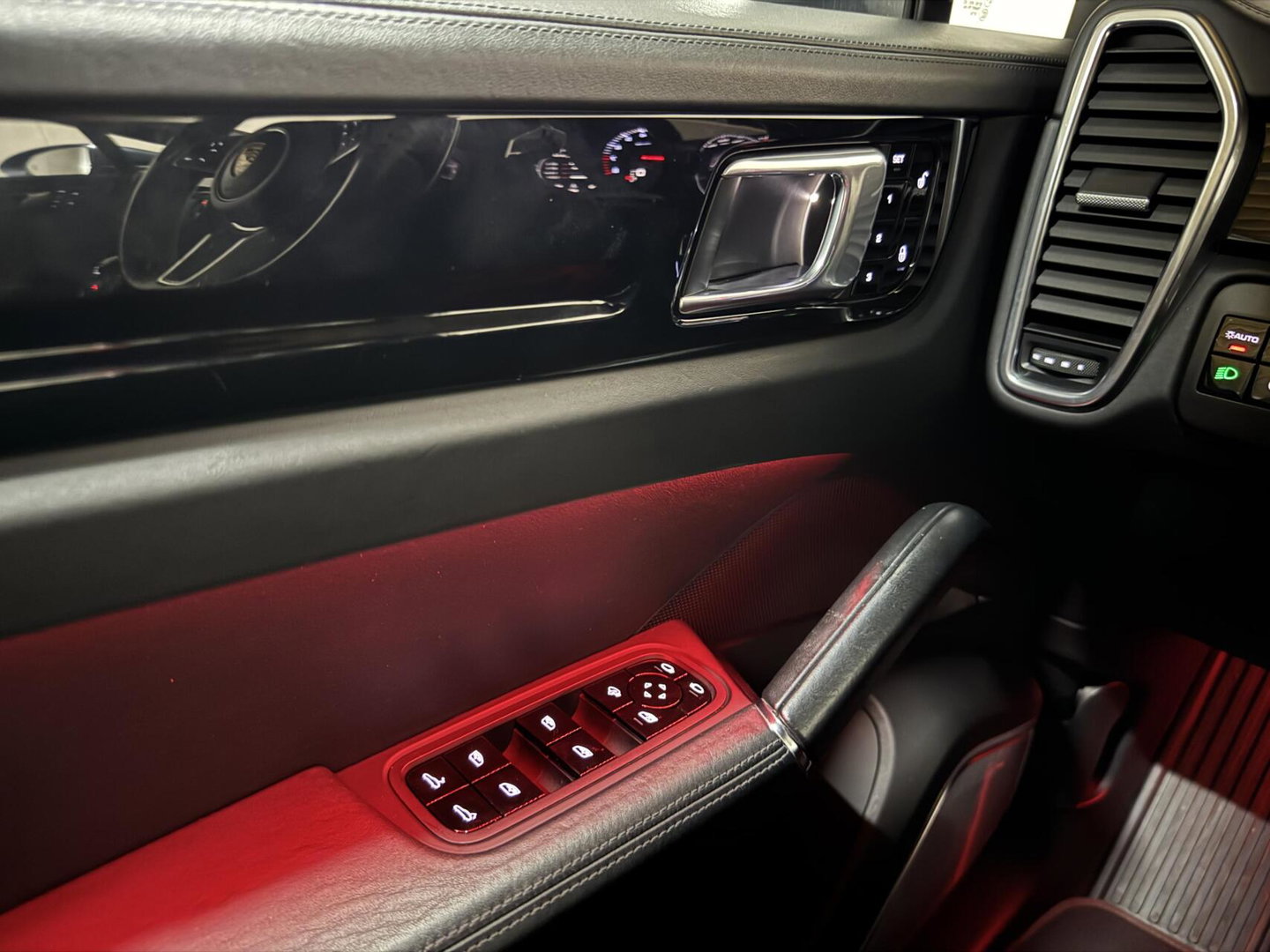 Porsche Cayenne 3.0 Pano Chrono Burmester 360° Nachtzicht ACC NAP