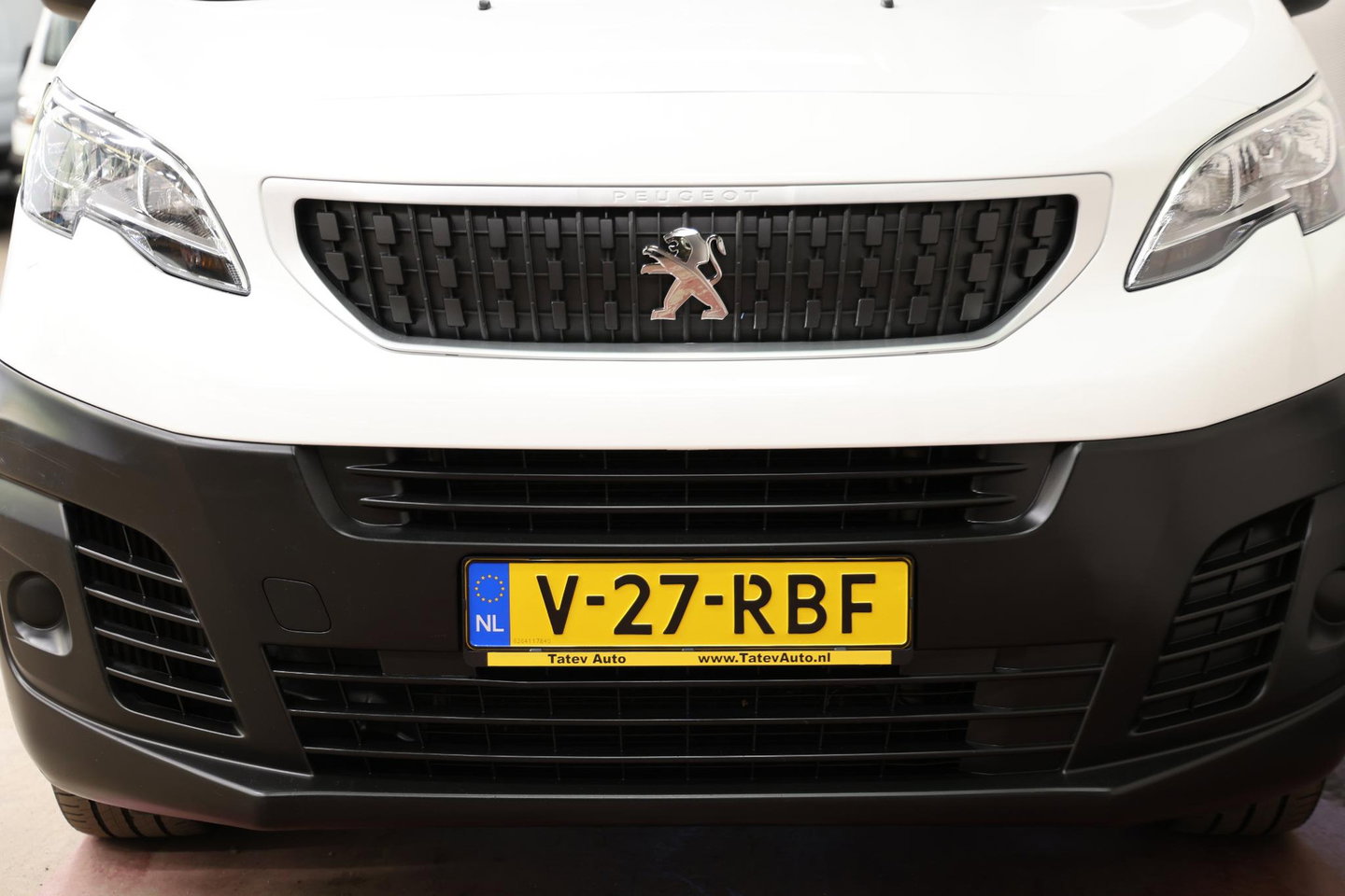Peugeot Expert 2.0 BlueHDI 120 L3H1 LANG 2500KG TREKVERMOGEN