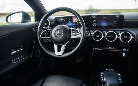 Mercedes-Benz CLA Shooting Brake 250e Business Line (PHEV) CARPLAY / STOELVERWARMING / AMBIENT LIGHTING / CAMERA
