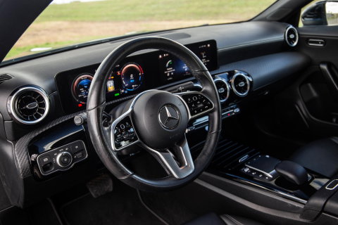 Mercedes-Benz CLA Shooting Brake 250e Business Line (PHEV) CARPLAY / STOELVERWARMING / AMBIENT LIGHTING / CAMERA