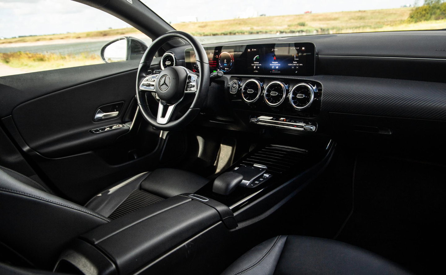 Mercedes-Benz CLA Shooting Brake 250e Business Line (PHEV) CARPLAY / STOELVERWARMING / AMBIENT LIGHTING / CAMERA