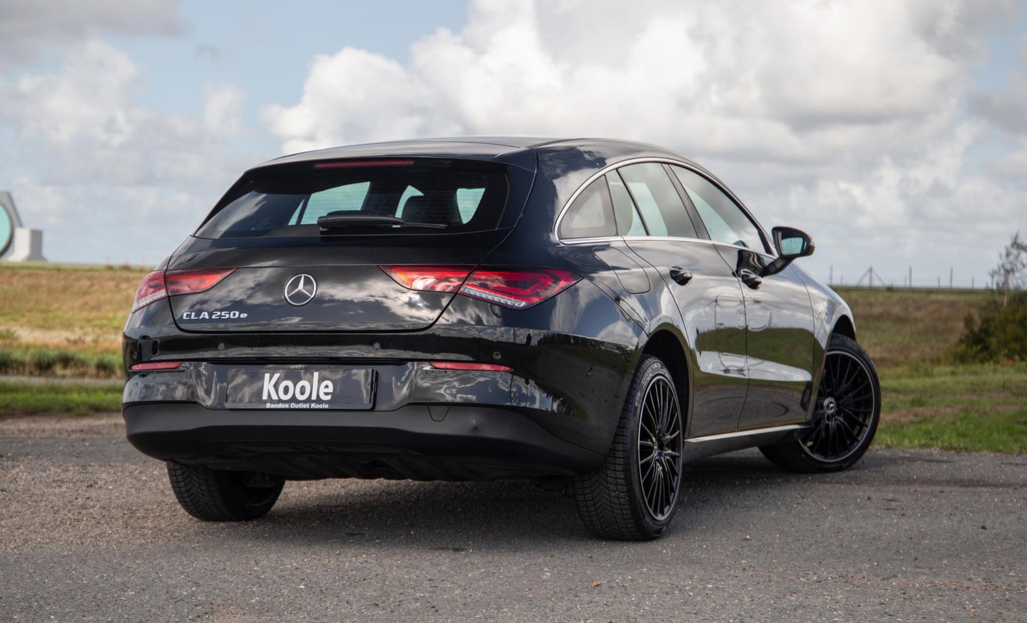 Mercedes-Benz CLA Shooting Brake 250e Business Line (PHEV) CARPLAY / STOELVERWARMING / AMBIENT LIGHTING / CAMERA