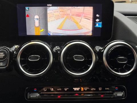 Mercedes-Benz B-Klasse 200 Business Solution AMG Navigatie clima Cruise Camera LM