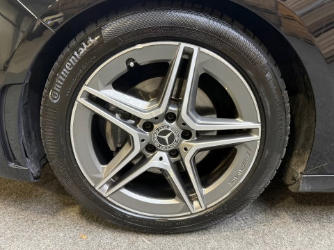 Mercedes-Benz B-Klasse 200 Business Solution AMG Navigatie clima Cruise Camera LM