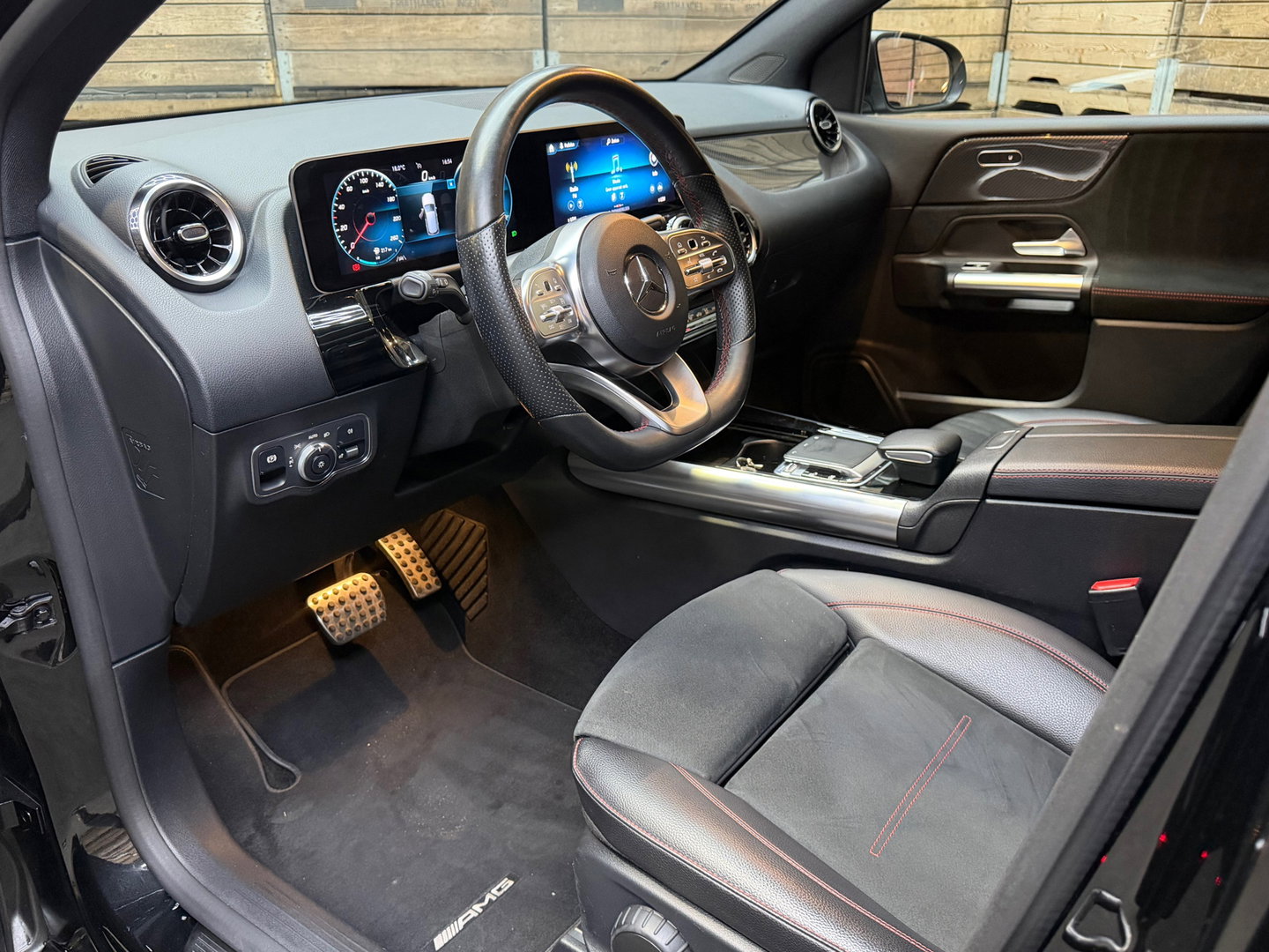Mercedes-Benz B-Klasse 200 Business Solution AMG Navigatie clima Cruise Camera LM
