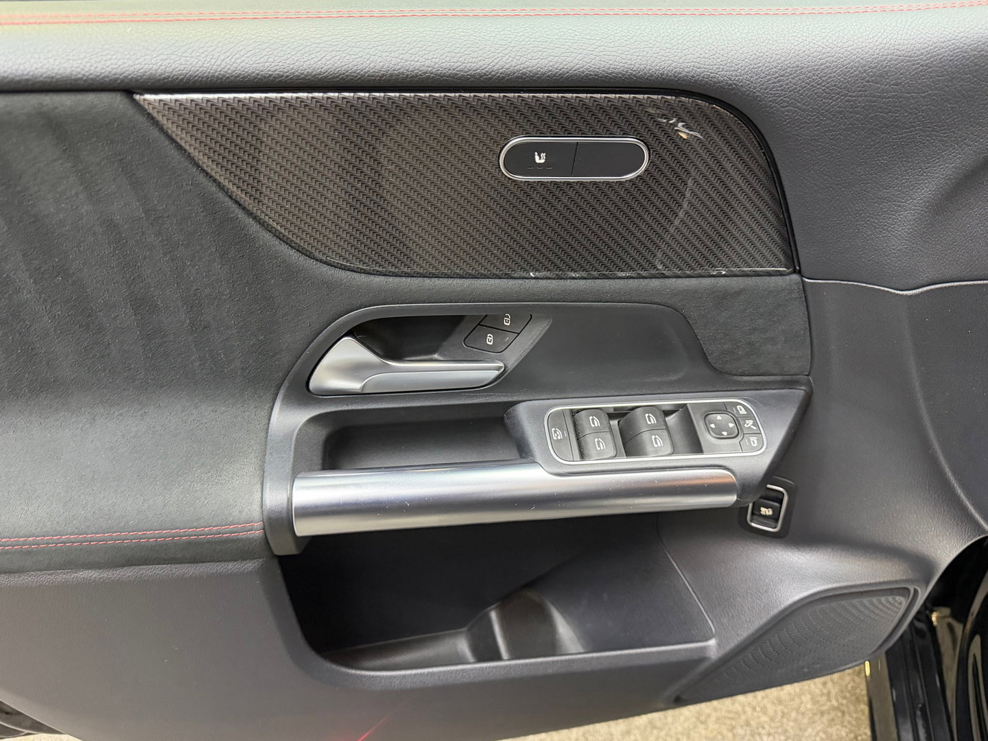Mercedes-Benz B-Klasse 200 Business Solution AMG Navigatie clima Cruise Camera LM