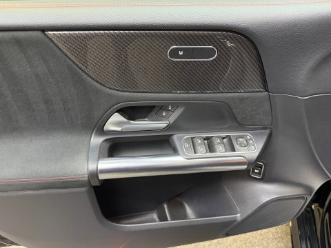 Mercedes-Benz B-Klasse 200 Business Solution AMG Navigatie clima Cruise Camera LM