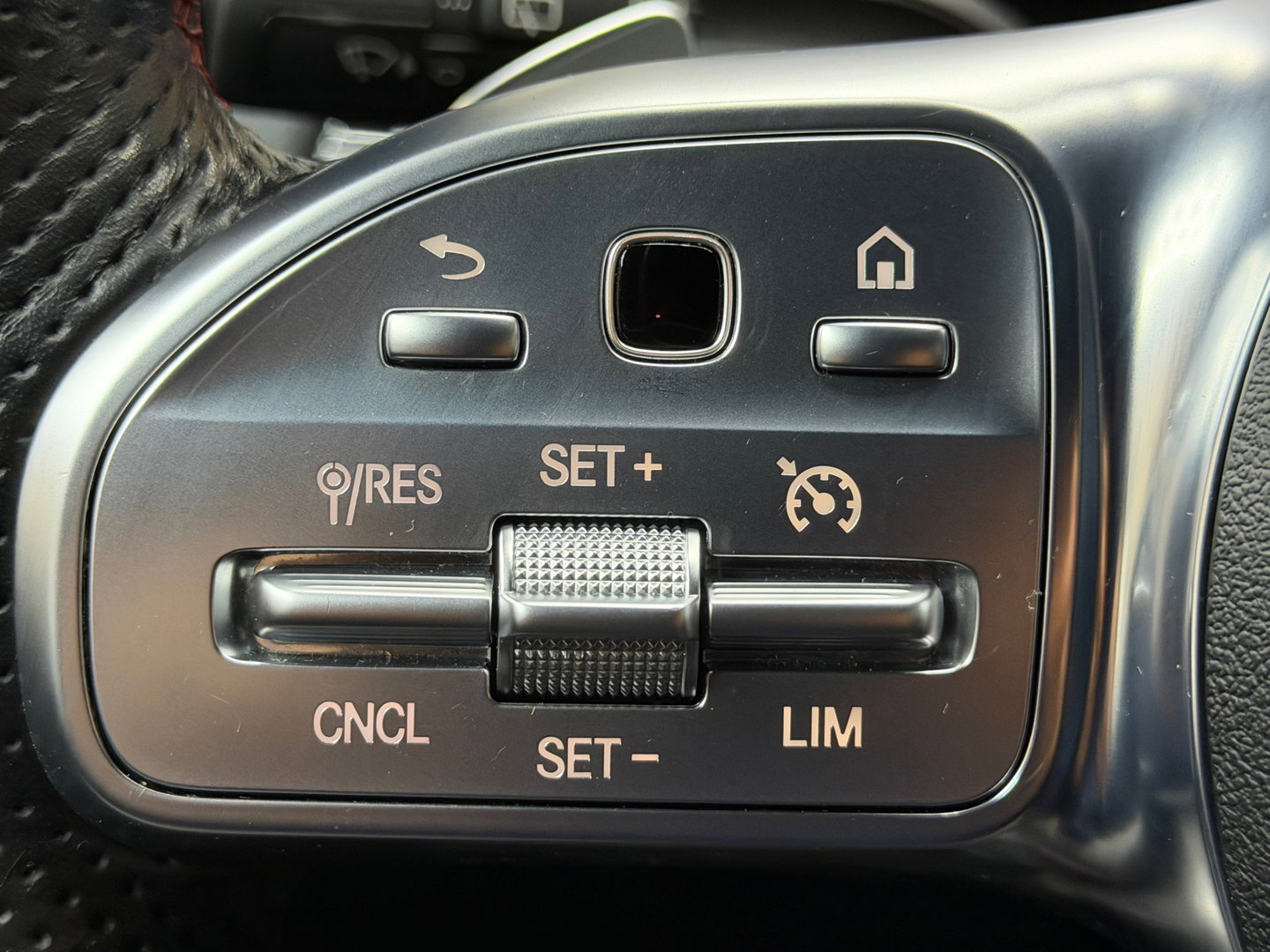 Mercedes-Benz B-Klasse 200 Business Solution AMG Navigatie clima Cruise Camera LM