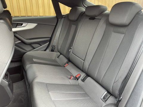 Audi A5 Sportback 40 TFSI quattro S edition | Trekhaak Wegklapbaar | Keyless | 360 camera | Apple Carplay |