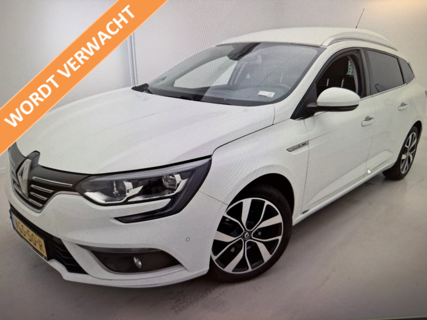 Renault Mégane 1.3 TCE Bose benzine grijs kenteken / vaste prijs rijklaar € 10.950 ex btw / euro 6 / lease vanaf € 185 / bpm vrij / trekhaak / airco / cruise contol / komt binnen !