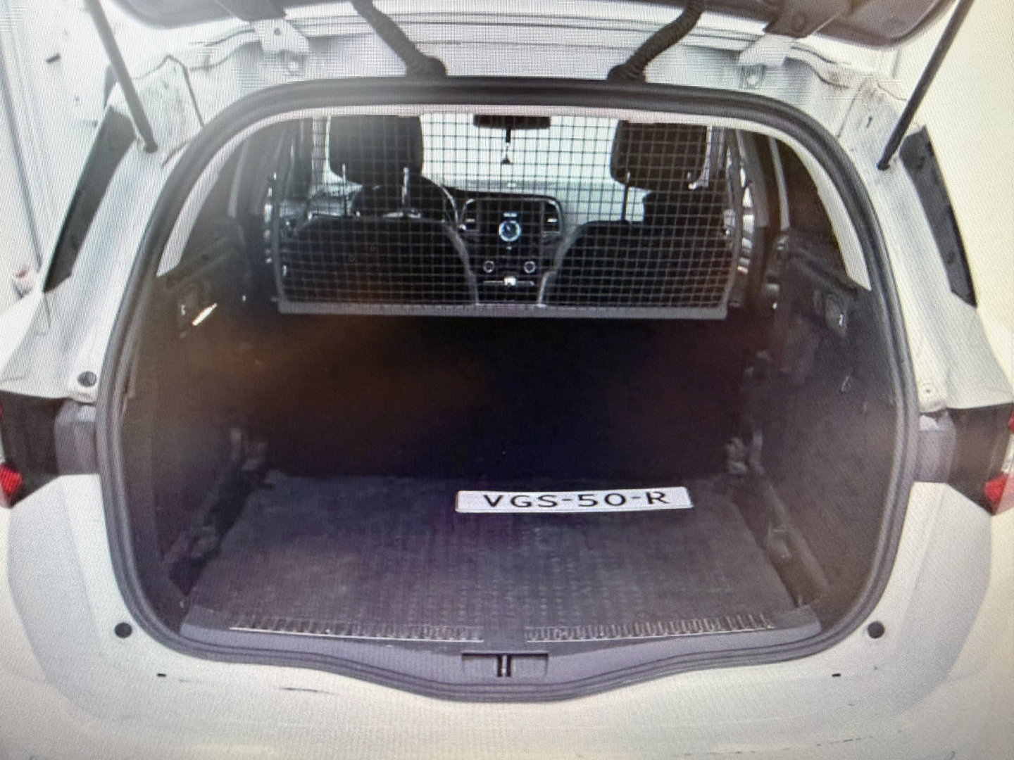 Renault Mégane 1.3 TCE Bose benzine grijs kenteken / vaste prijs rijklaar € 10.950 ex btw / euro 6 / lease vanaf € 185 / bpm vrij / trekhaak / airco / cruise contol / komt binnen !