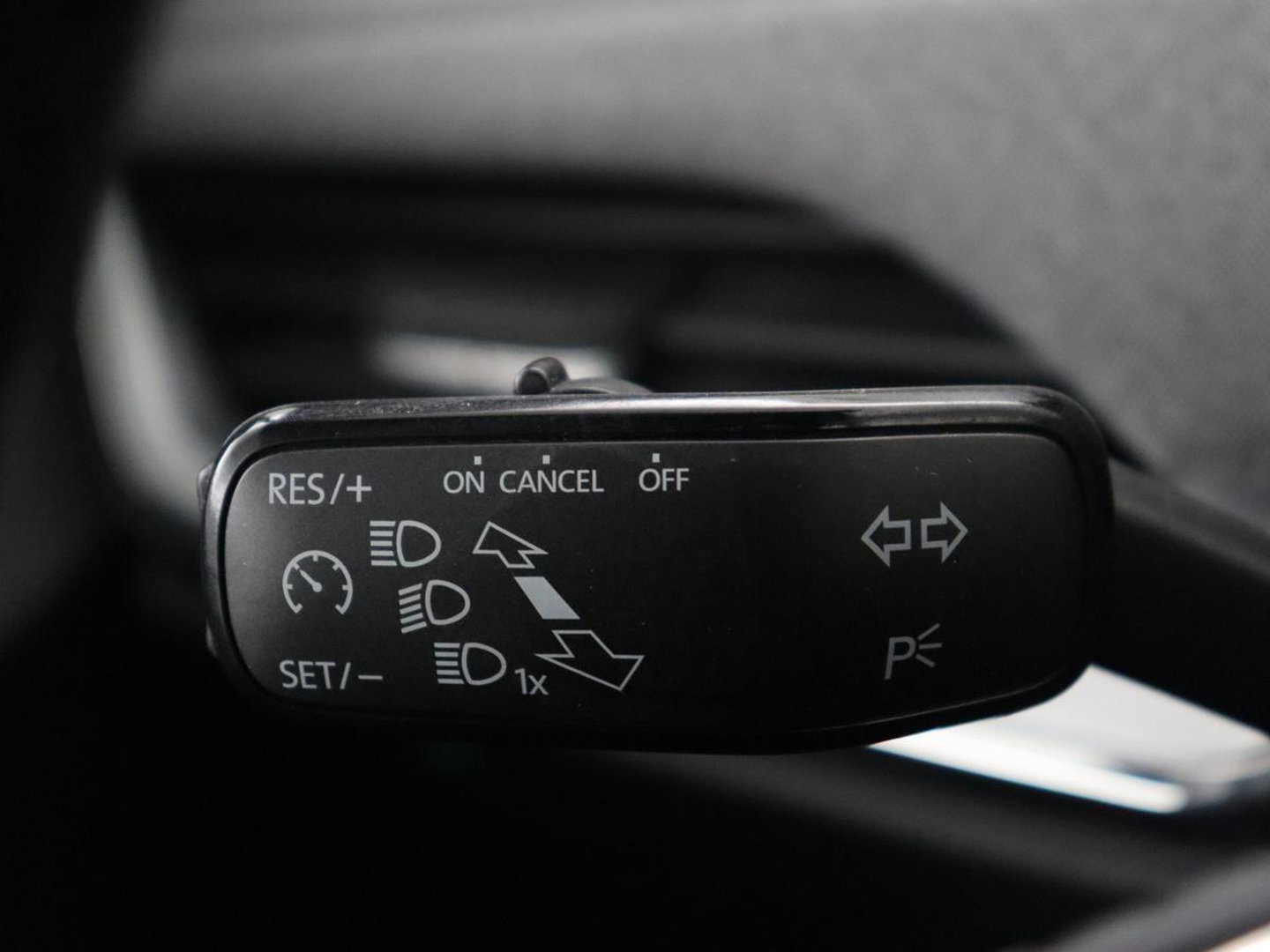 Škoda Enyaq iV 60 | SOH 92,1 % | Trekhaak | Pano.Dak | LED | Stoelverwarming | Navigatie | Apple Carplay |