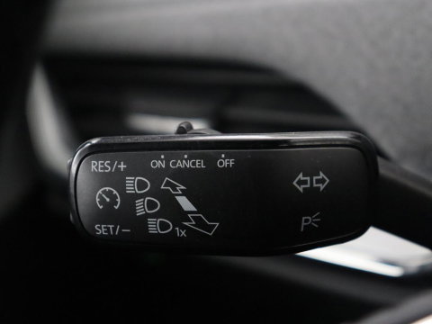 Škoda Enyaq iV 60 | SOH 92,1 % | Trekhaak | Pano.Dak | LED | Stoelverwarming | Navigatie | Apple Carplay |