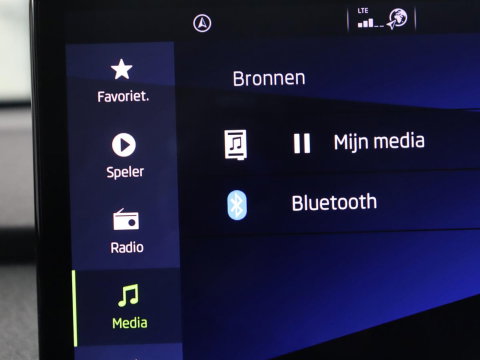 Škoda Enyaq iV 60 | SOH 92,1 % | Trekhaak | Pano.Dak | LED | Stoelverwarming | Navigatie | Apple Carplay |