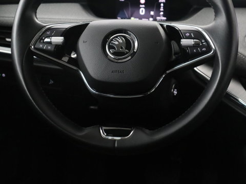 Škoda Enyaq iV 60 | SOH 92,1 % | Trekhaak | Pano.Dak | LED | Stoelverwarming | Navigatie | Apple Carplay |