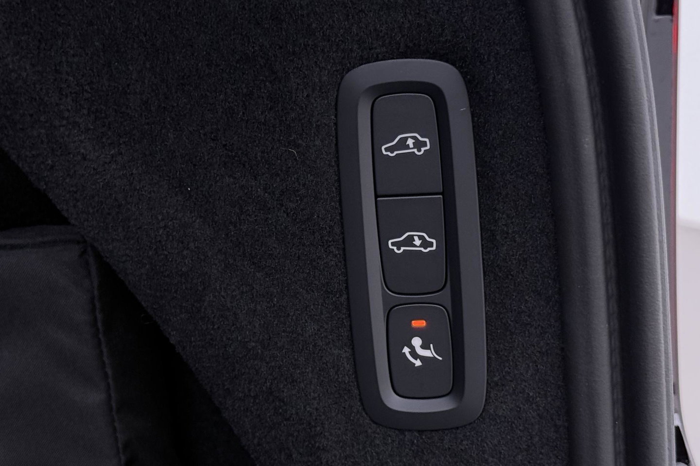 Volvo XC90 T8 Ultra Dark | Bowers&Wilkins | Luchtvering | Panoramadak | 360° Camera | Trekhaak | Massage+Ventilatie | Head-Up | 22 Inch