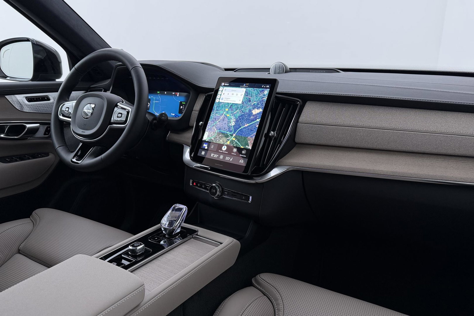 Volvo XC90 T8 Ultra Dark | Bowers&Wilkins | Luchtvering | Panoramadak | 360° Camera | Trekhaak | Massage+Ventilatie | Head-Up | 22 Inch